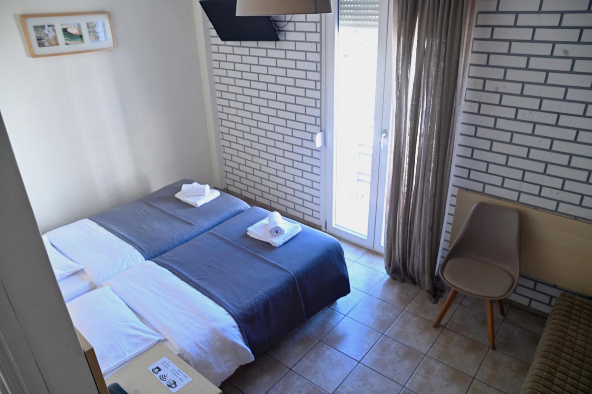 Hotel Kentrikon Chalkís Esterno foto