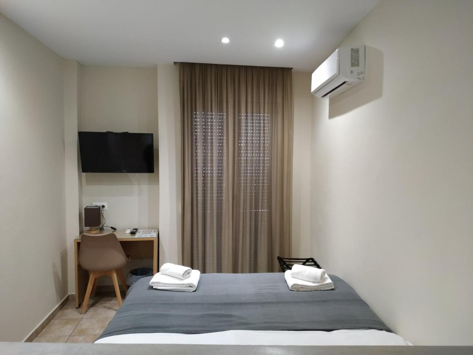Hotel Kentrikon Chalkís Esterno foto