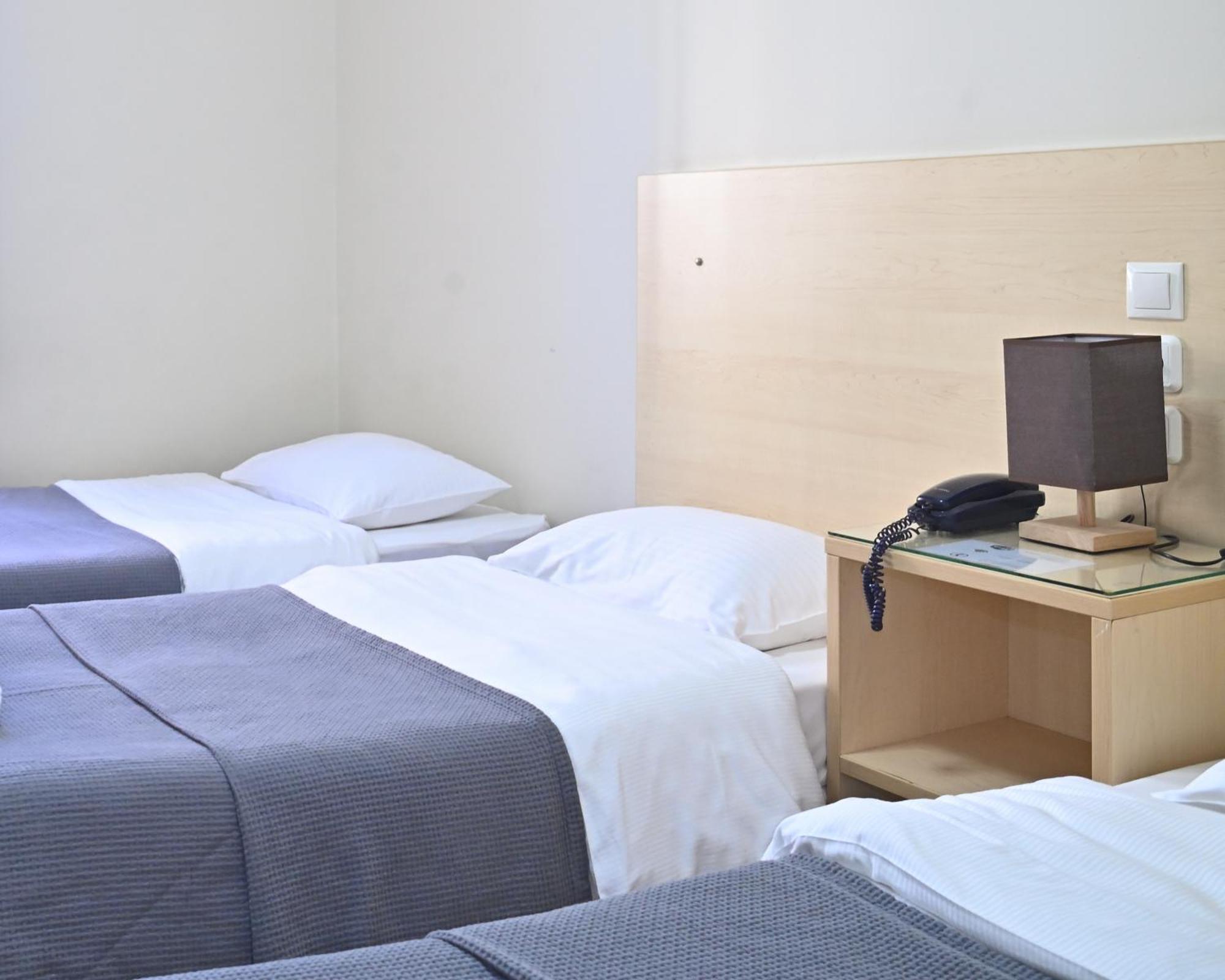 Hotel Kentrikon Chalkís Esterno foto