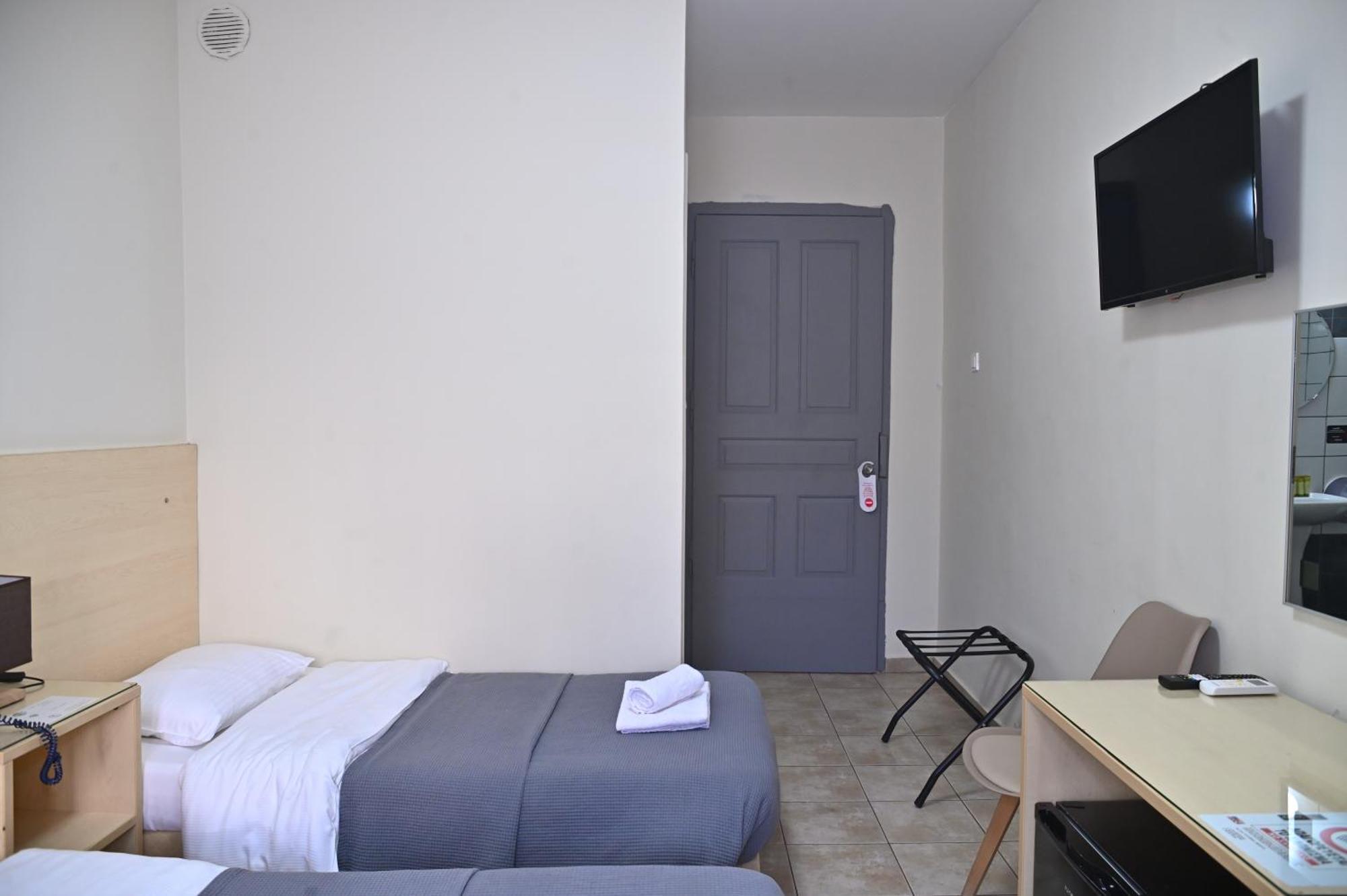 Hotel Kentrikon Chalkís Esterno foto
